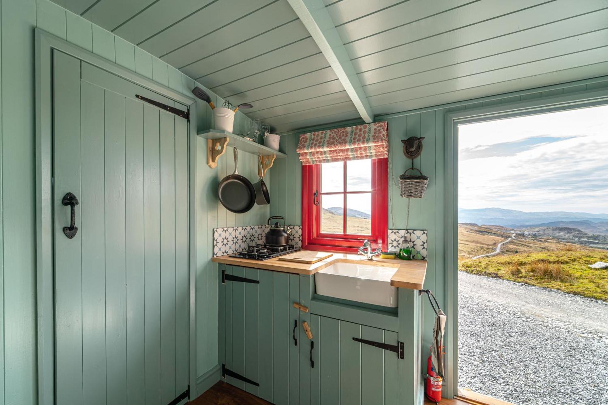 Barlwyd Glamping Hotel Blaenau Ffestiniog Exterior photo